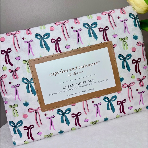 🎀 NEW!! Cupcakes and Cashmere Fa La La Bows Queen sheet set - Picture 3 of 8